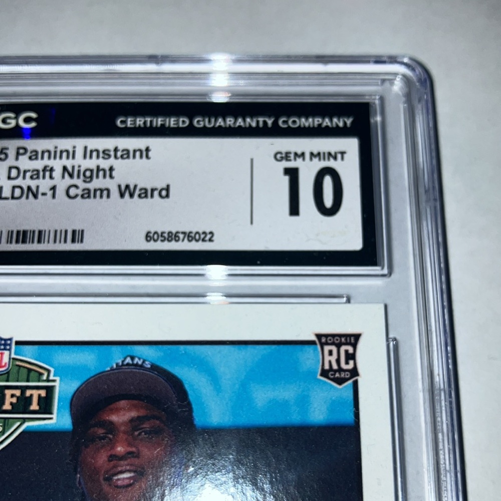 2025 Panini Instant NFL Draft Night Cam Ward Tennessee Titan Rookie Card CGC 10 - Picture 4 of 4